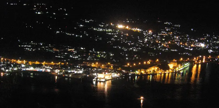Jayapura di malam hari